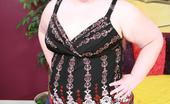 BBW Hunter 144515 Blonde Bbw Jessie Showing Off Her Big Tits And Spreading Her Fat Thigh To Have It Licked By Her Partner
