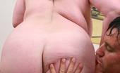 BBW Hunter 144852 Mature Fatty Having Her Shaven Fat Cunny Lapped
