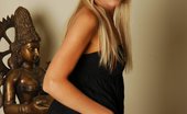 Kelly Brooke 145582 Nude After Stripping Out Of Her Sexy Little Black Dress
