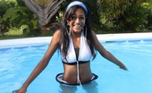 Toticos Yoelisa - Set 2 - Photo 149910 Black Latina Teen With Killer Body Gets Nasty With Cock
