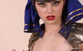 Kristina Fey 152714 Nefertiti
