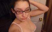 Fubilov 161579 Geeky Hottie Goes Topless While Camwhoring
