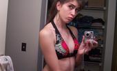 Fubilov 161619 Chick Selfshoots For Her Facebook Account
