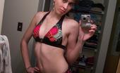 Fubilov 161619 Chick Selfshoots For Her Facebook Account
