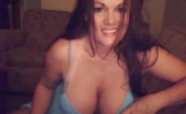 Webcams.com Provocative Brunette
