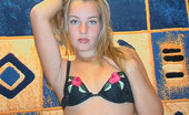 Webcams.com Hot Blonde Teen

