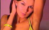 Cam Crush 167723 Sarah Is Chillin At Home On Her Webcam Waitin To Play With Herself

