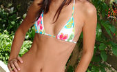 La Zona Modelos 172816 Andrea Heats Up In Bikini

