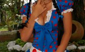 La Zona Modelos 172992 Isabella Has Some Naughty Fun Dressed As A Doll
