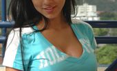 La Zona Modelos 173071 Danni Takes Her Blue Top Off To Show Her Perfectly Curved Body
