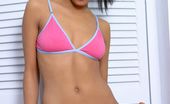 La Zona Modelos 173084 Ziena Cums After Playing With Her Purple Dildo
