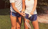 Rodox Gallery Th 15438 T 178699 Seventies Girls Sucking Off Two Cocks On The Tennis Court
