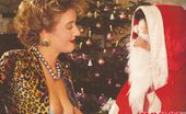 Rodox Gallery Th 15512 T 178701 Bad Seventies Santa Loves To Fuck A Thight Lady Her Slit
