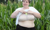 Mature.eu 182145 Big Mature Slut Playing In A Corn Field
