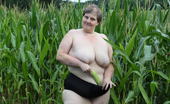 Mature.eu 182145 Big Mature Slut Playing In A Corn Field
