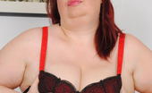 Mature.eu 182186 This Big Mama Loves To Show You Her Fun Spots
