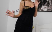 Mature.eu 182433 This Housewife Loves To Play With Herself
