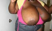 Simone Fox 190680 Huge Juggs Flashing Knockers

