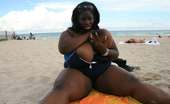 Simone Fox 190692 Mega Busty At The Beach