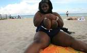 Simone Fox 190692 Mega Busty At The Beach