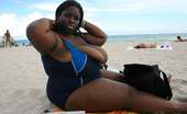 Simone Fox 190692 Mega Busty At The Beach