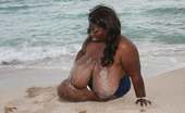 Simone Fox 190694 Mega Busty At The Beach