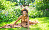 Hippie Goddess 194297 Beautiful, Unshaven African American Woman Gets Naked. Full Bush And Hairy Pits.
