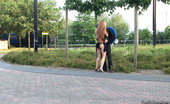Public Banging
 195809 