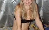 Hairy Sex Videos Teen Blonde Furpie 204288 Hot Blonde Teen Shows Her Unshaved Slit
