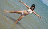 Thai Girls Wild Febe 204839 Cute Little Thai Amateur Febe Poses At The Beach And Flashes
