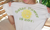 Rachel Sexton 206212 Eco Friendly Hottie Says Solar Power Is Hot
