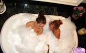 Karen Loves Kate 210450 Karen & Kate Have A Bubble Bath
