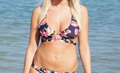U Got It Flaunt It Laura 213281 Kirsitie And I Are Strolling The San Antonio Beaches When We Spot This Beautiful Blond Haired Girl Sitting With Her Friend Chatting. We Introduce Ourselves And Once She Has Established We Are Not Typical Beach Sellers She Starts To Take An Interest In Doi