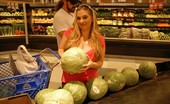 Extreme Naturals 218997 Sexy Extrreme Natural Chick Goes Shopping For Watemelons And Finds Out They Are Smaller Then Her Meg Juggs
