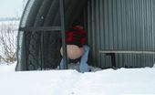 Piss Hunters 222312 Winter Pee Shooting
