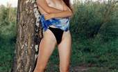 Indian Sex Lounge 233006 Wild Indian Chick Shows Ass And Stripping In Garden
