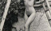 Vintage Classic Porn Some Horny Ladies From The Fourties Love Being Nude Outdoor
