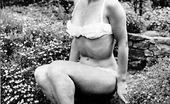 Vintage Classic Porn Vintage Sexy Classic Sixties Girls Posing Naked Outdoors
