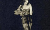 Vintage Classic Porn Beautiful Sexy Vintage Women Posing Nude In The Thirties
