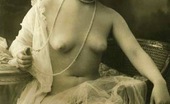 Vintage Classic Porn Pretty Cute Vintage Topless Girls Posing In The Twenties
