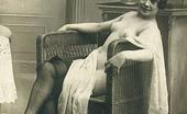 Vintage Classic Porn Vintage Naked Daring Babes Enjoy Posing In The Twenties
