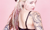 Gothic Sluts Voltaire Blue 236164 Dreadlocked Tattooed Goth Blonde In Top Hat Heels
