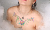 Gothic Sluts Jennique Addams 236254 Big Boobed Beauty In Bubble Bath
