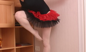 Flexi Becky Isabella12 236524 Foxy Ballet Dancer Enjoys Exhibiting Her Sensual Naked Body
