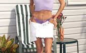 ALS Angels Cindycrawford01 255192 Cindy Crawford Posing Outdoors
