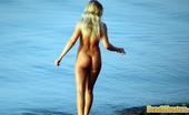 Beach Hunters Nudist Couple Kissing 256056 These Nude And Happy Lovebirds Have No Idea They Are Being Spied On
