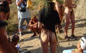Beach Hunters Spy Beach Body Art 256184 Two Nude Beach Hotties Getting Their Bodies Ready For A Body Art Party
