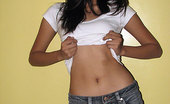 Manila Amateurs Rowena Jeans 2 257107 Rowena Looking Really Cute As She Strips From Her Jeans And T-Shirt
