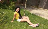 My Sexy Kittens Gallery Th 50036 T 264428 Brunette Teen Likes Rubbing Her Bald Wet Vagina Outdoors
