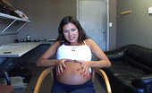 Sweet Auditions 273618 Pregnant Chick Takes A Few Fingers
